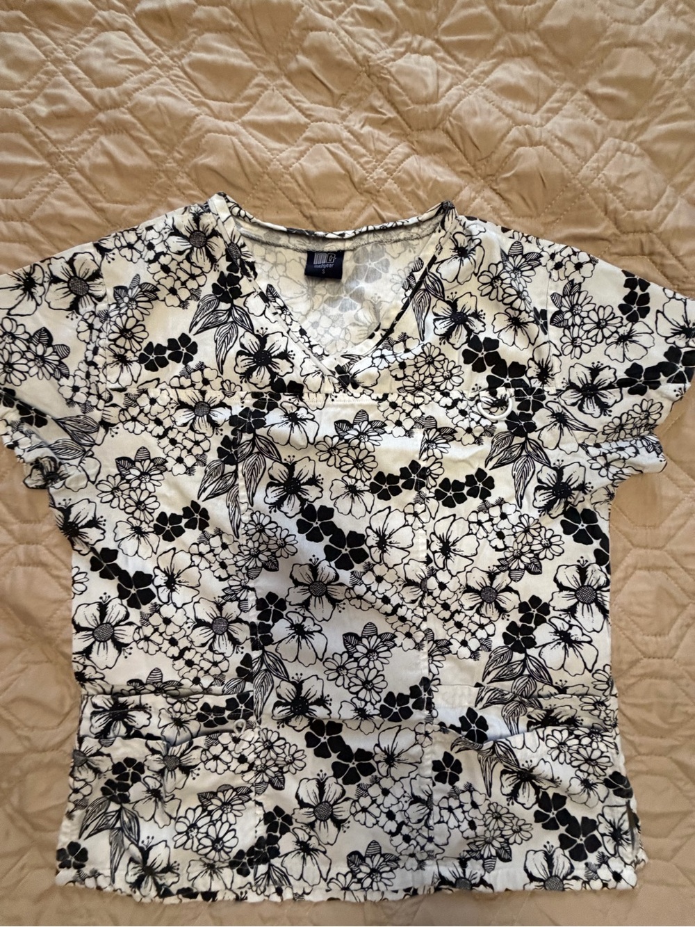 Women’s Black & White Floral V-Neck Scrubs Top